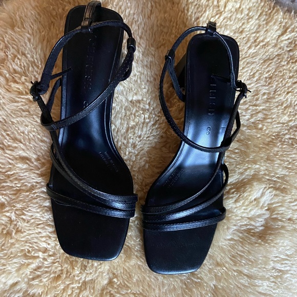 Joe Fresh black strappy heels BRAND NEW NEVER WORN - Picture 2 of 7